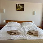 Bed & Breakfast Hotelik Zelwagi 3*